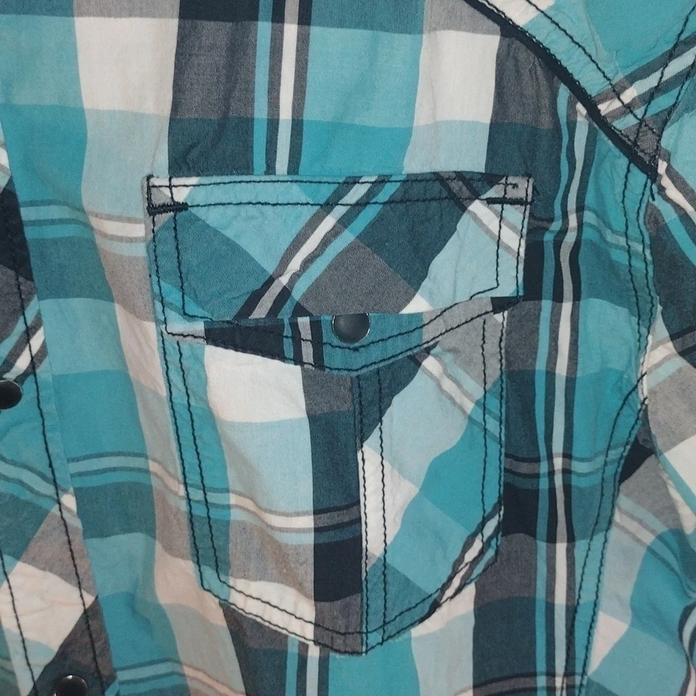 Plaid Short Sleeved Y2K Authentic Fit BKE Button Down Shirt XL